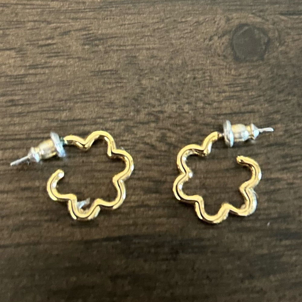 Small Gold Kate Spade Scallop Hoop Earrings